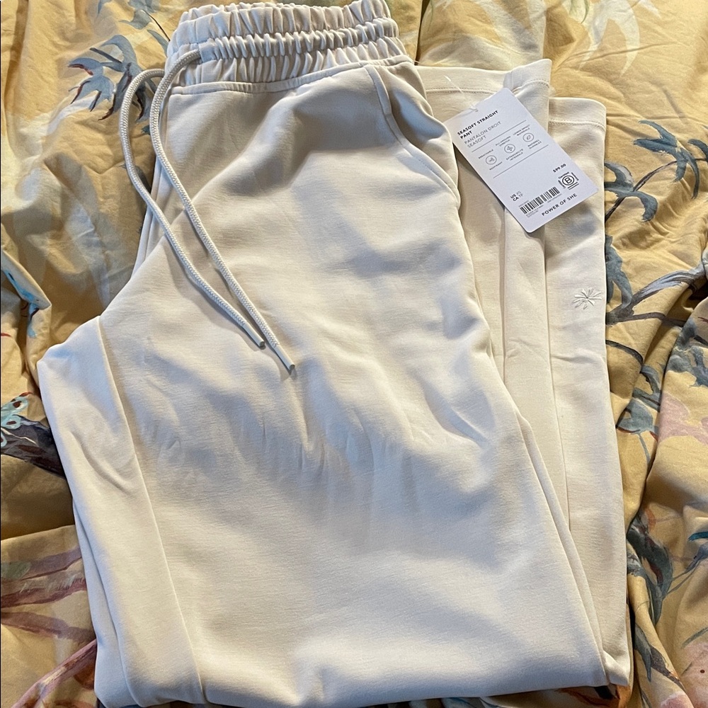 Athleta seasoft straight pant in Cream - XS. New w tags